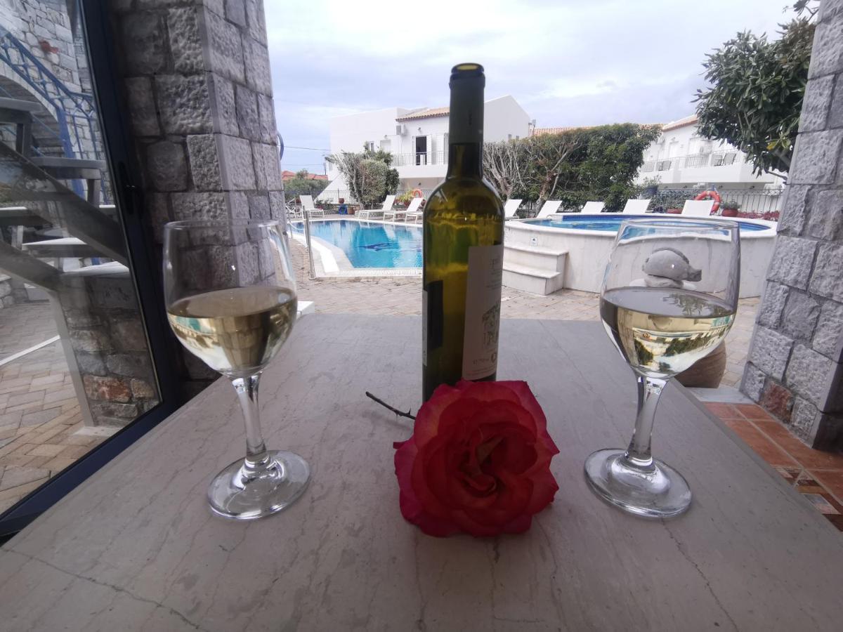 Taletos Apartments Stoúpa Dış mekan fotoğraf